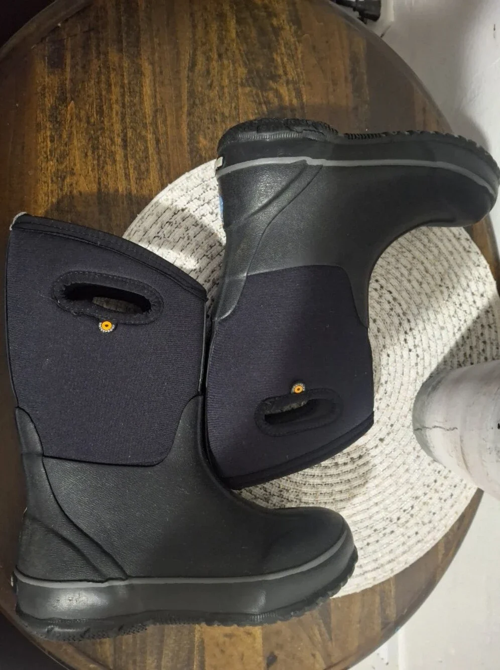 Bogs Classic Black Kids Rain & Snow Boots Size 2.
